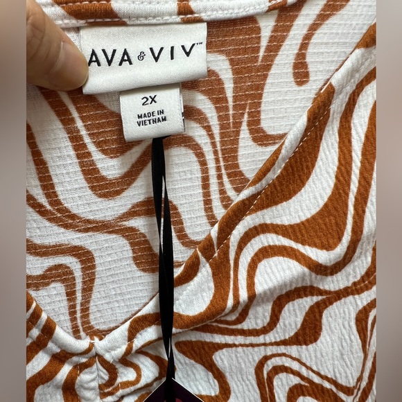 🍬NWT! Caramel Swirls Ruched Blouse - Picture 3 of 6